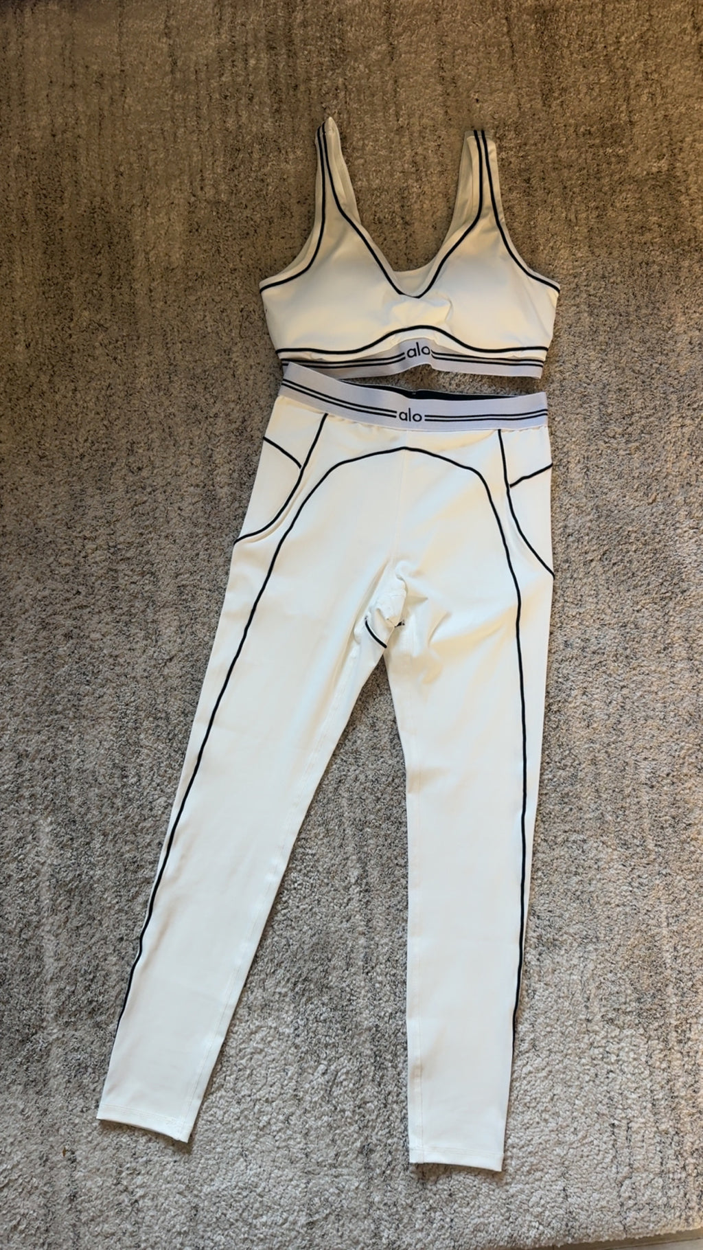 Women's Sculpt Piping Sports Bra & Leggings Set
