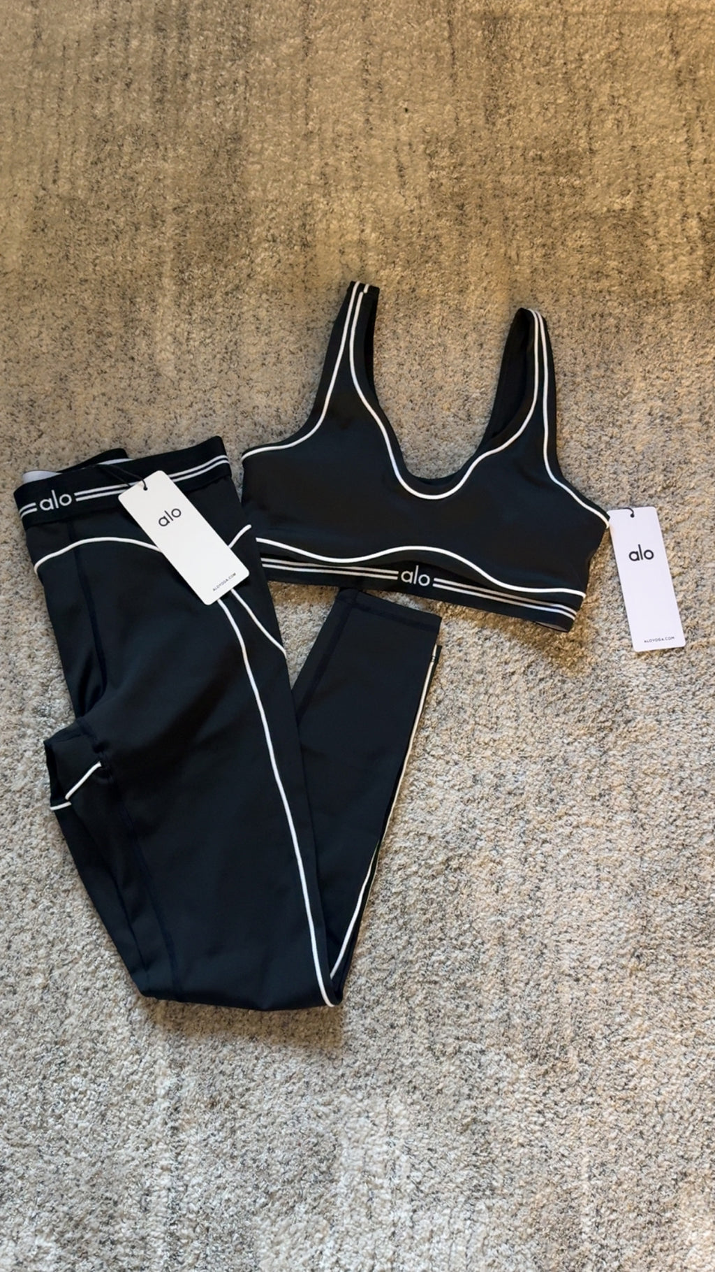 Women's Sculpt Piping Sports Bra & Leggings Set